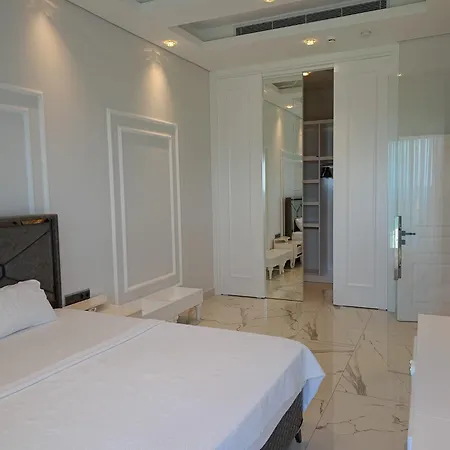 Отель Elite Luxury &