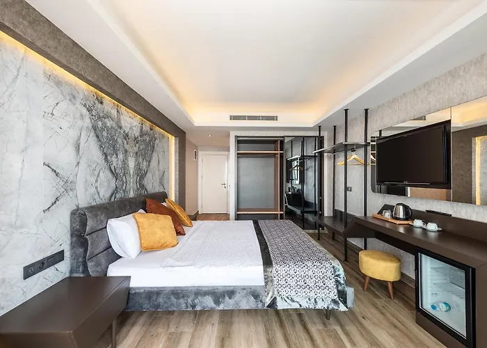 Elite Luxury &