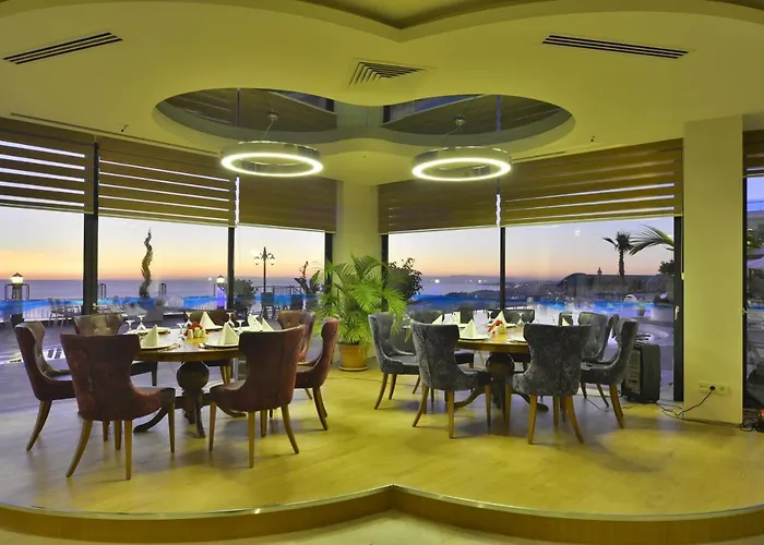 Elite Luxury & מלון אלאניה