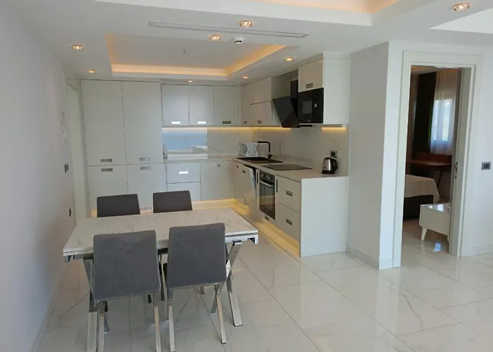 מלון Elite Luxury & אלאניה