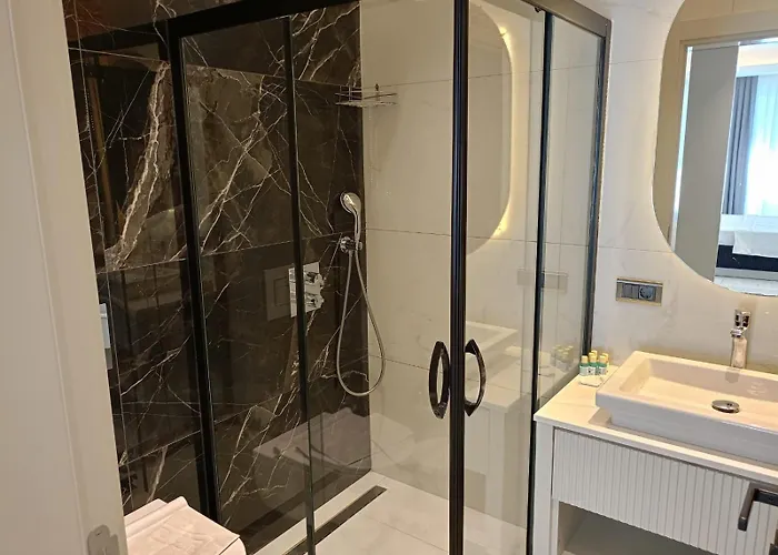 Elite Luxury & מלון